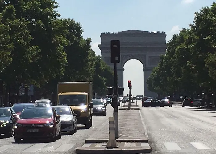 شقة Champs Elysees باريس