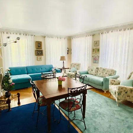 Champs Elysees Apartman *